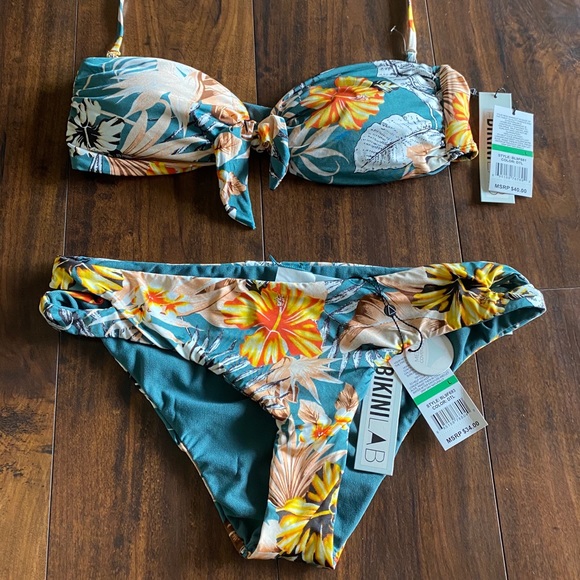 Bikini - Picture 2 of 2